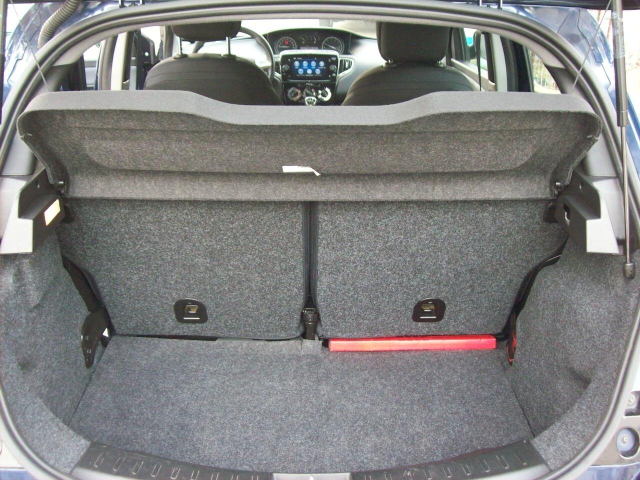 Lancia Ypsilon 1.0 FireFly 5 porte S&S Hybrid Ecochic Gold