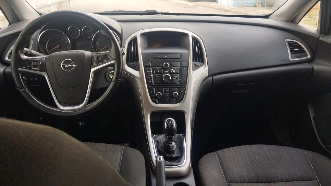 Opel Astra 1.4 100CV 5 porte Cosmo