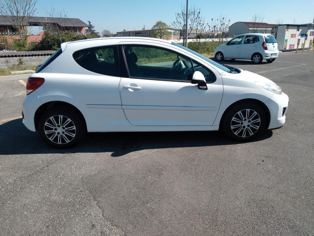 Peugeot 207 1.4 8V 75CV 3p. Energie ECO GPL x neopatentati