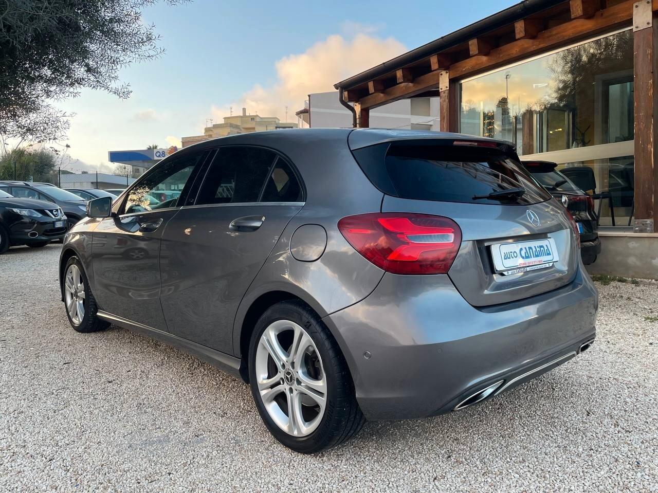 MERCEDES - BENZ A 200 D PREMIUM - 2017