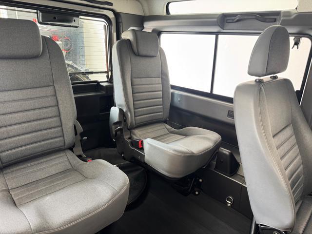 LAND ROVER Defender 2.4