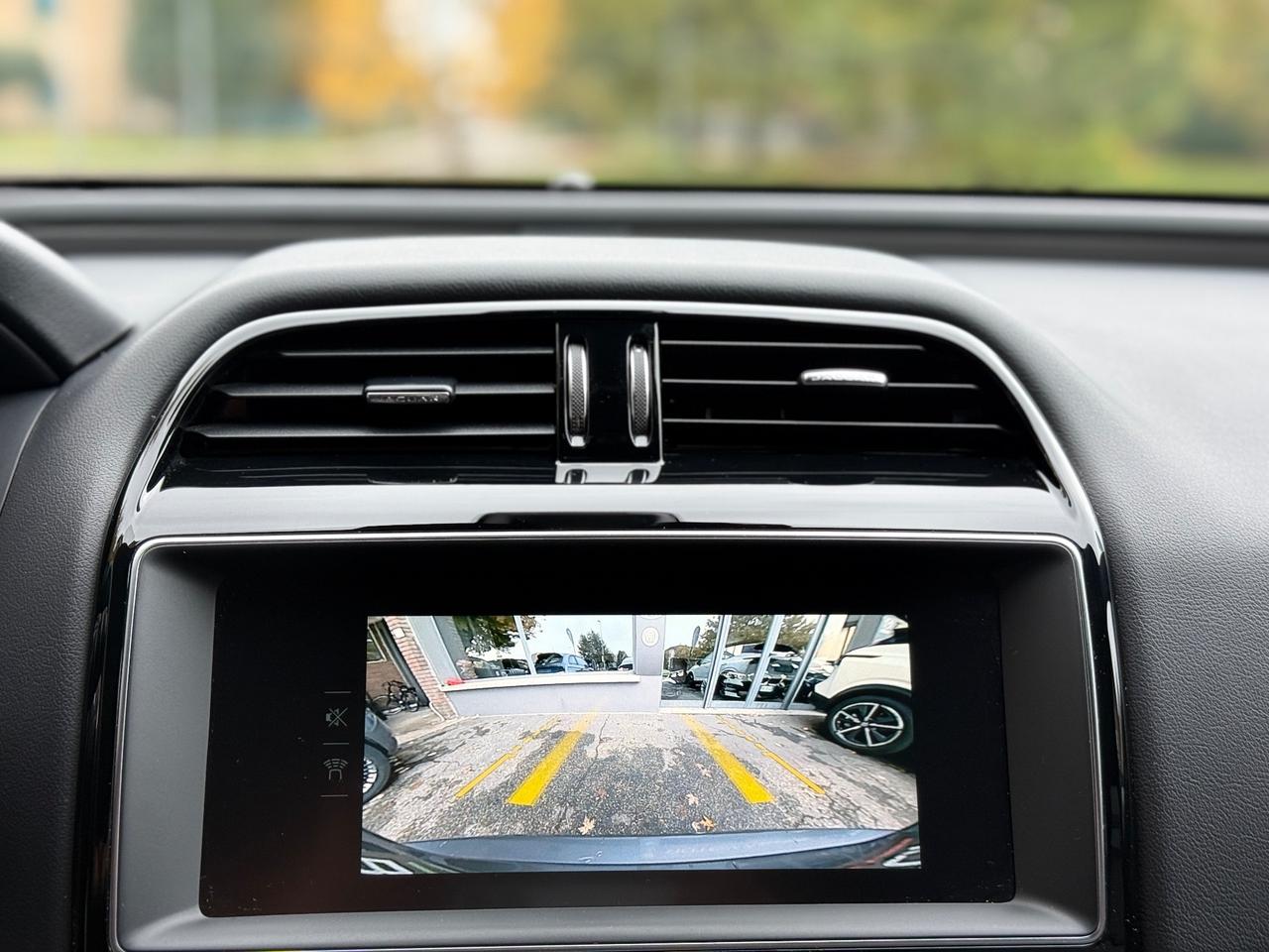 Jaguar XE 2.0 D 180 CV AWD aut. Prestige