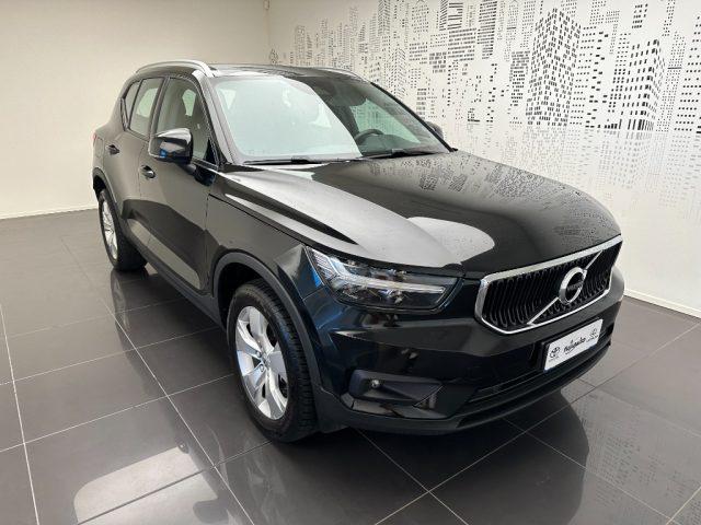 VOLVO XC40 T2 Geartronic Momentum Pro