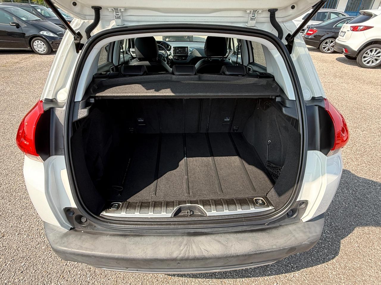 Peugeot 2008 1.6 e-HDi 115 CV Stop&Start Allure