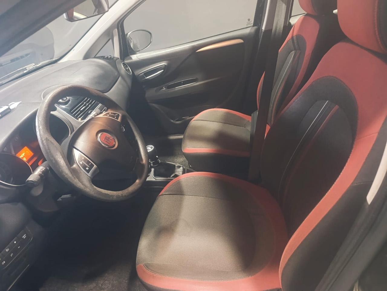 Fiat Grande Punto del 2012 benzina 120.000 km