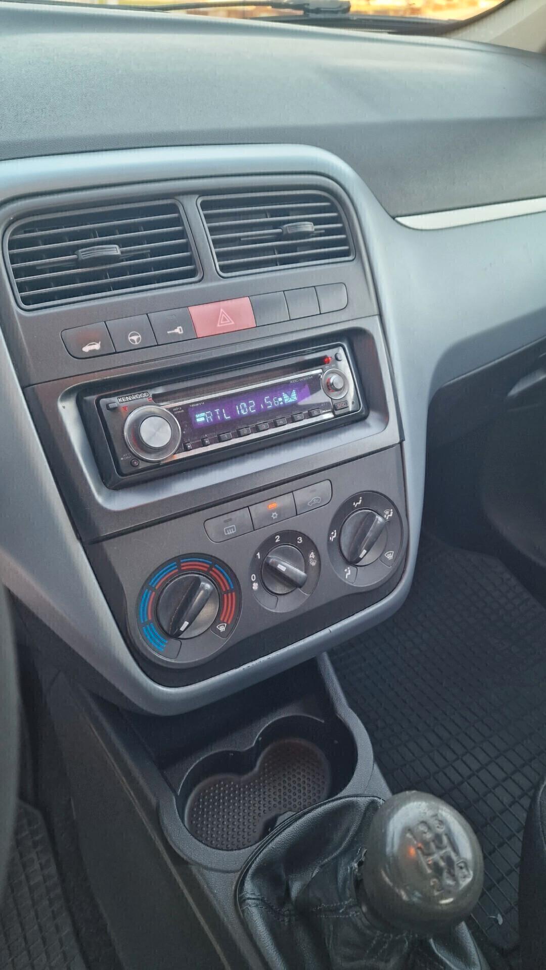 Fiat Grande Punto 1.3MJT 75 5p.Van Active 4pt