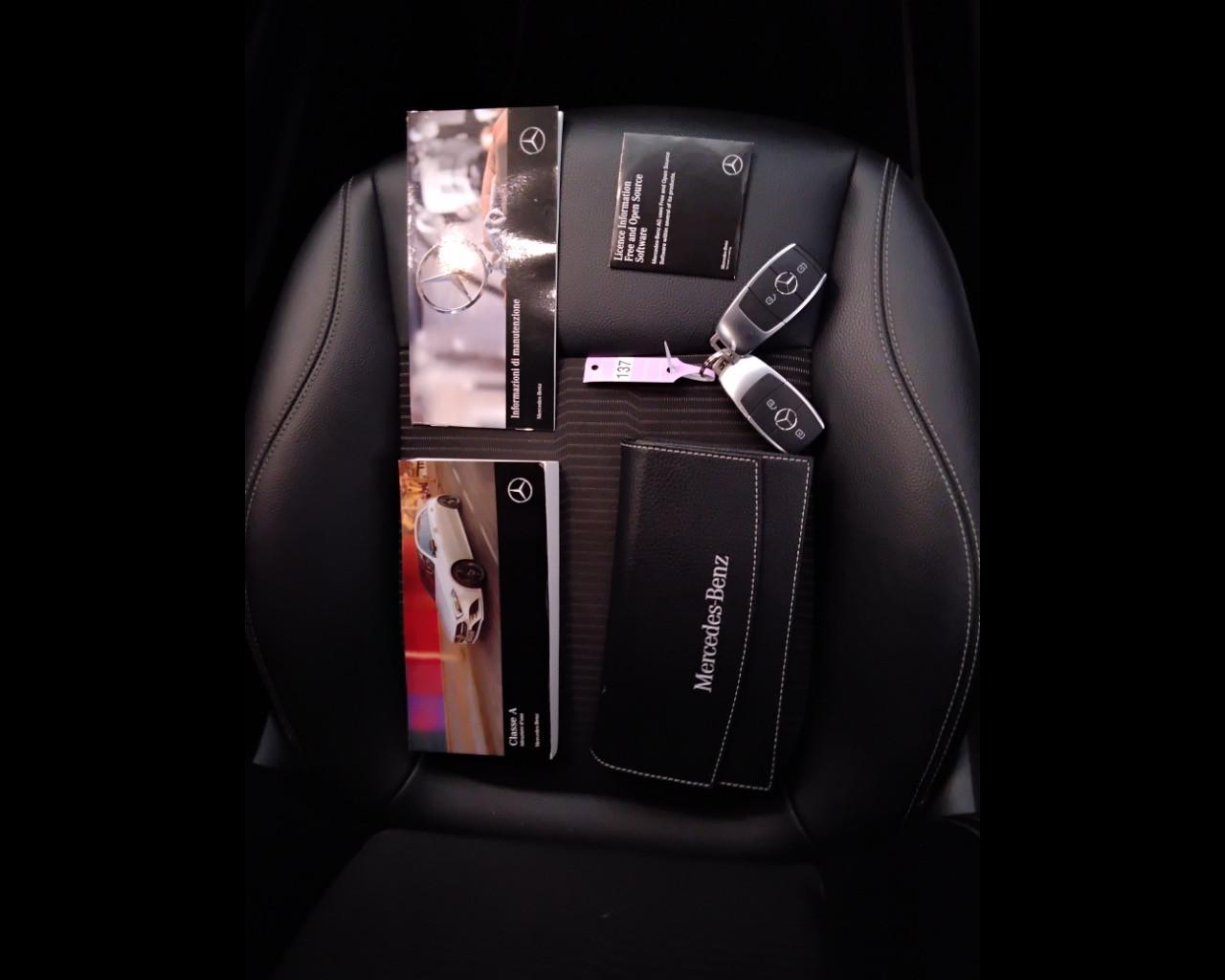 Mercedes-Benz Classe A - W177 2018 - A 180 d Sport auto