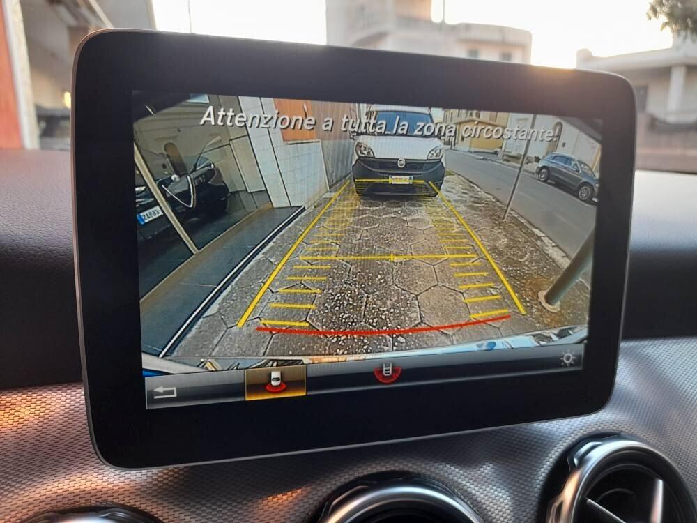 MERCEDES GLA 180 D SPORT