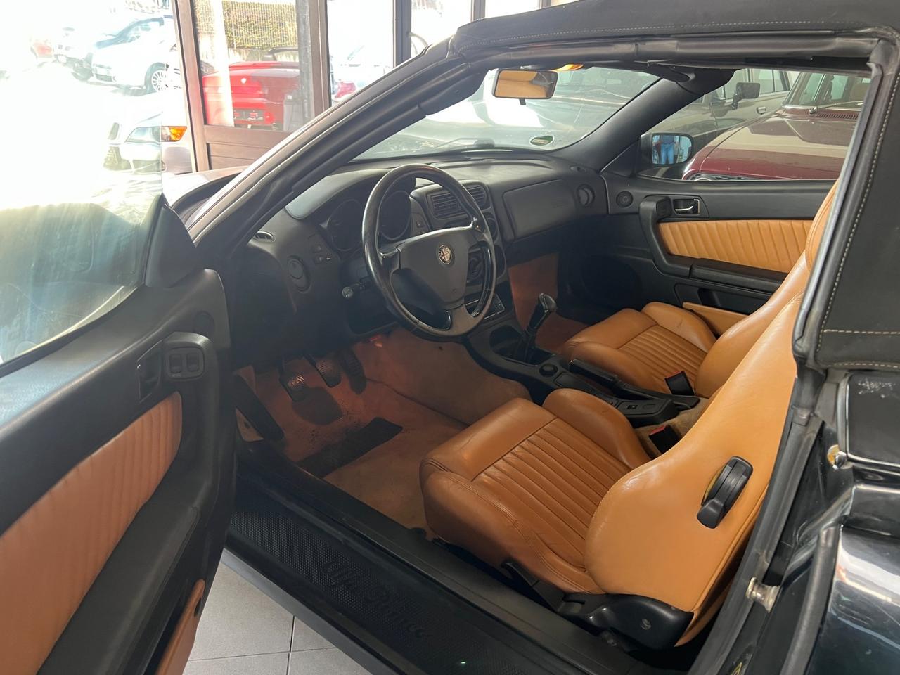 Alfa Romeo GTV Spider 2.0i 16V Twin Spark cat L