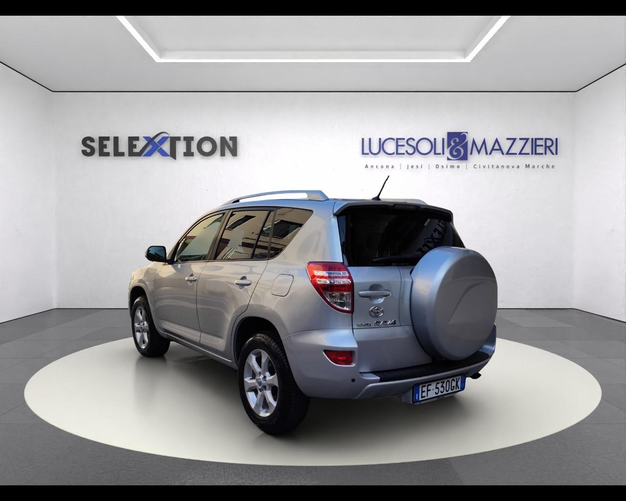 TOYOTA RAV4 3ª serie - RAV4 2.2 D-4D 150 CV DPF