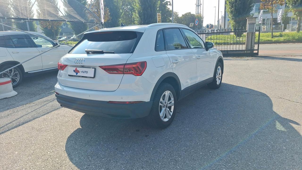 Audi Q3 45 TFSI e S tronic Business 150cv benzina + 116cv elettrici