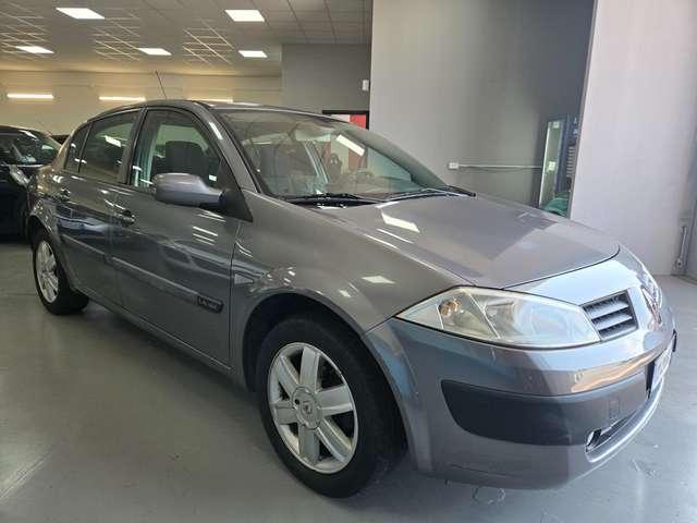Renault Megane Megane II 2002 4p 1.4 16v Confort Authentique 98cv