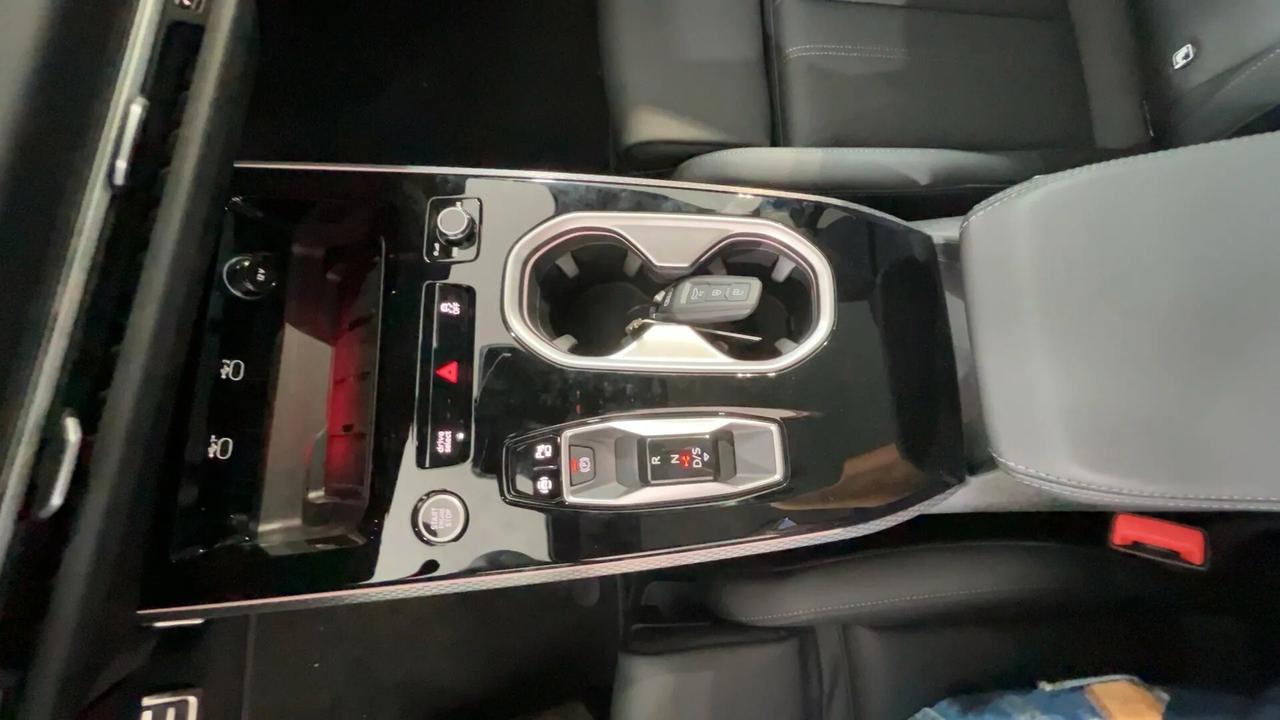 Audi A6 Avant 40 2.0 TDI quattro ultra S tronic line edition