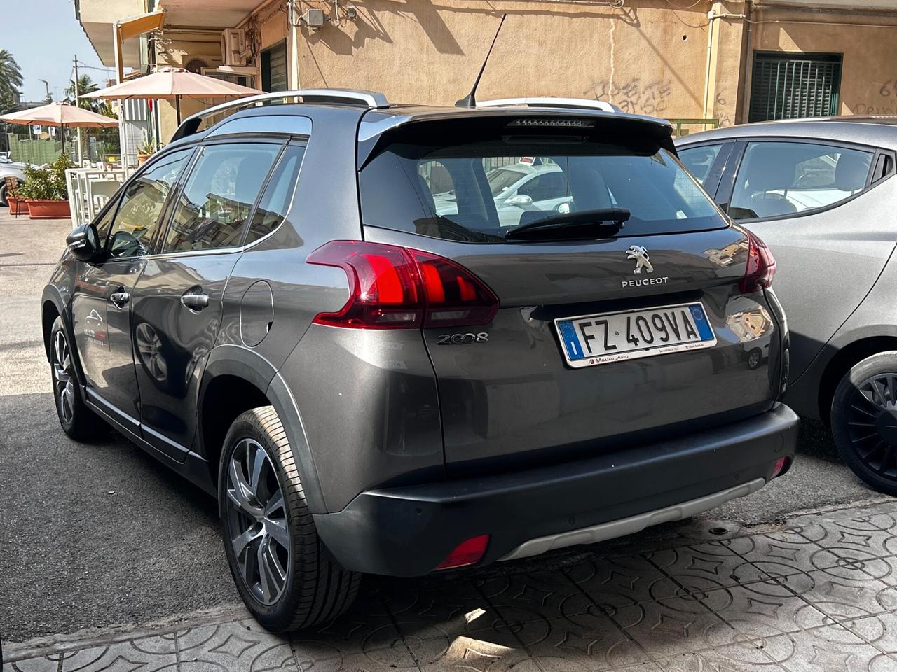PEUGEOT 2008 - Cc 1.5 - Cv 102 - PASSAGGIO E GAARANZIA INCLUSO NEL PREZZO!