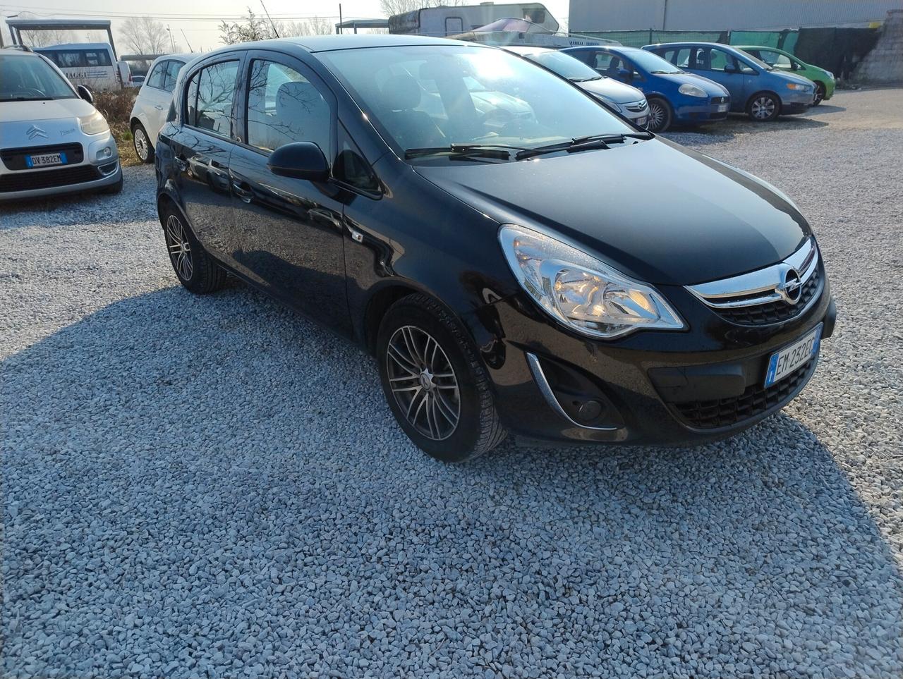 Opel Corsa 1.2 5 porte Sport