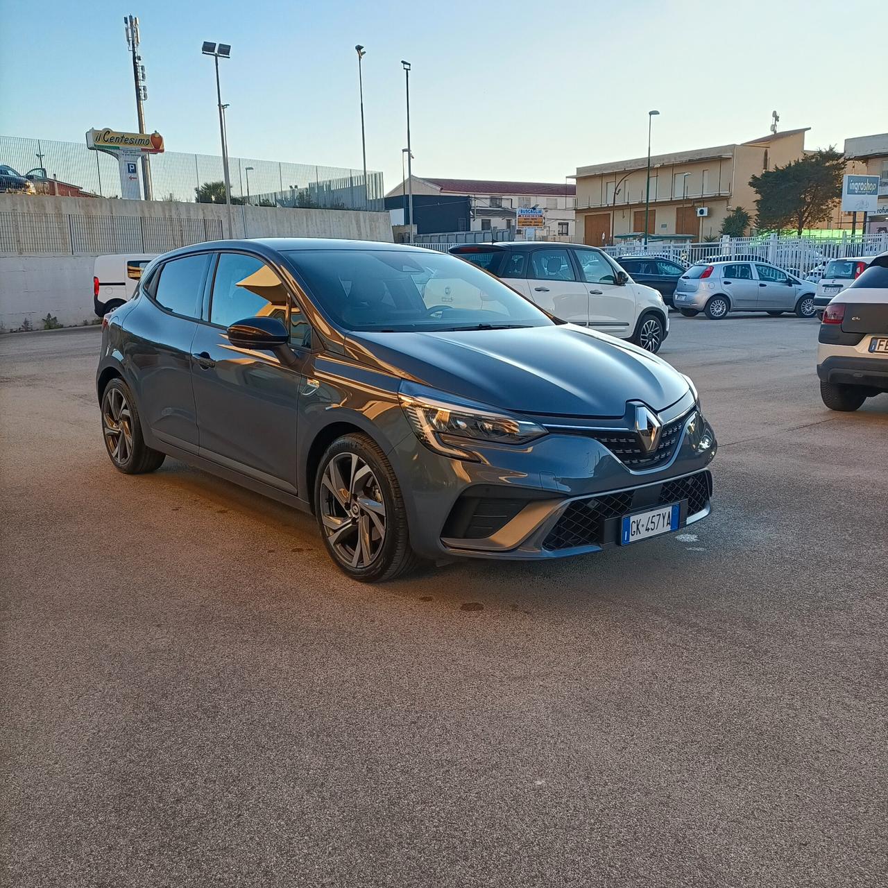 Renault Clio Hybrid E-Tech 140 CV R.S. Line