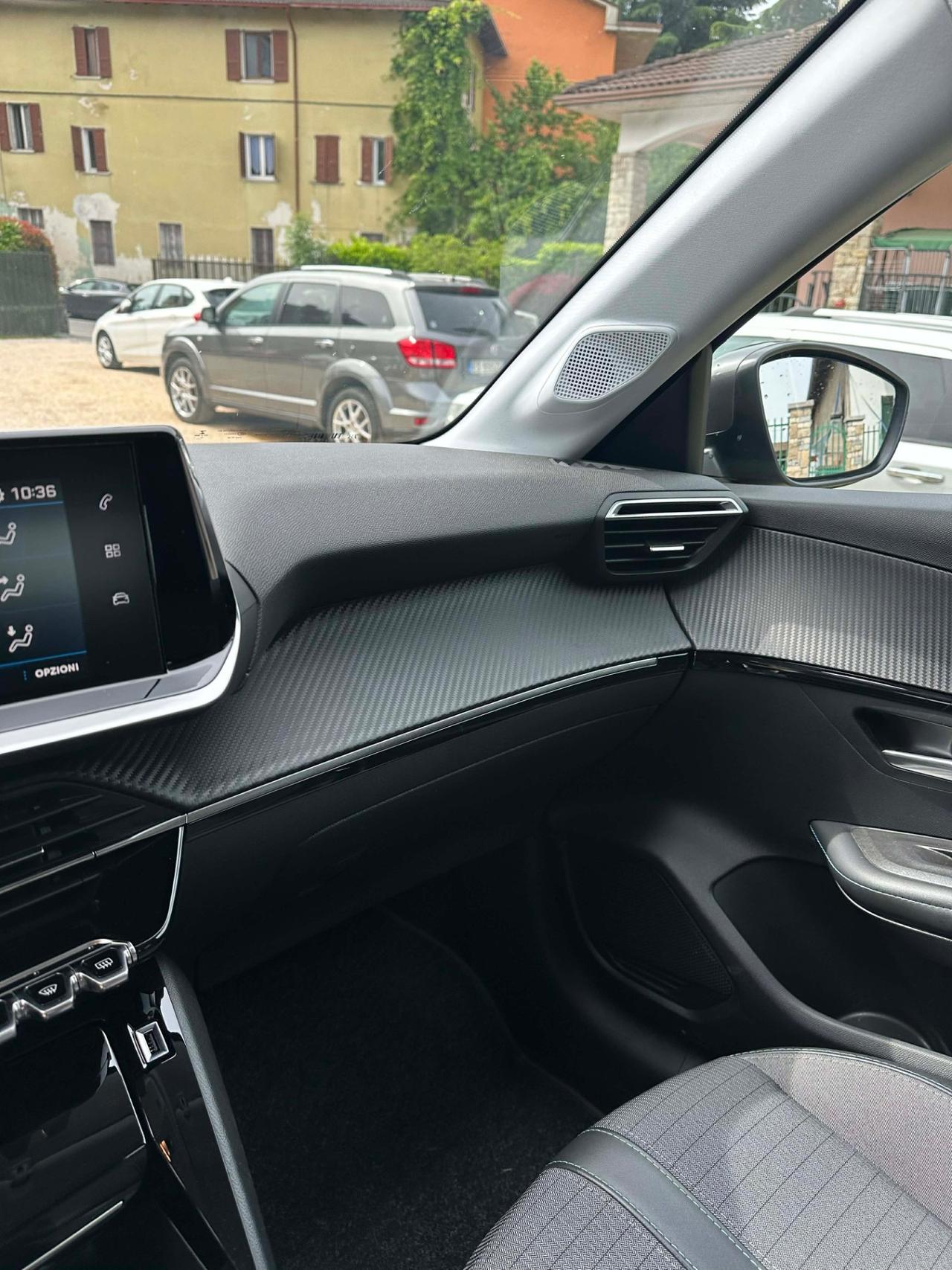 Peugeot 208 100 5P AUTOMATICA ALLURE NAVI 3D COCKPIT FULLOPT