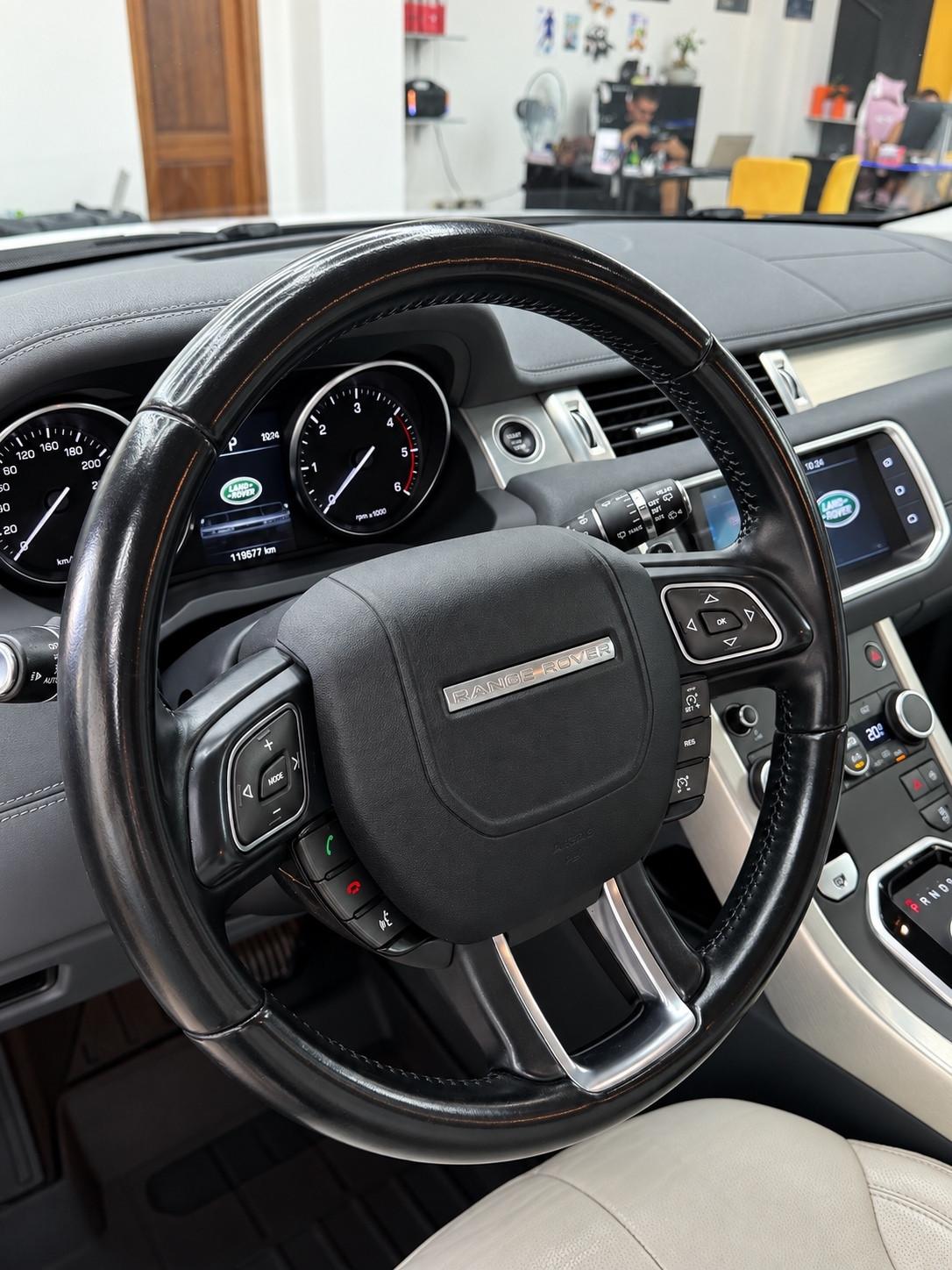 Land Rover Range Evoque 2.0 TD4 180 CV 5p. White e Black Edition