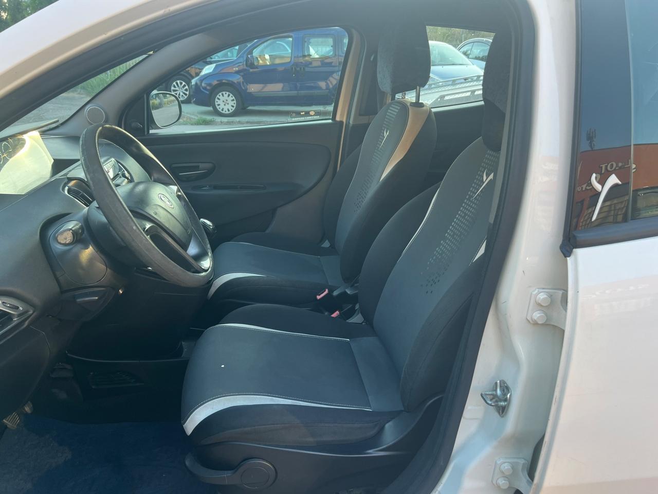 Lancia Ypsilon 1.2 69 CV 5 porte GPL Ecochic Platinum