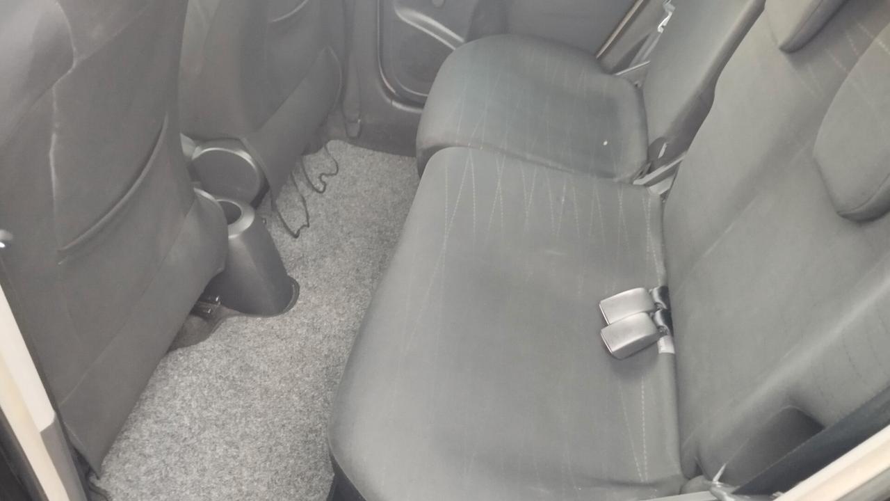 TOYOTA YARIS 1.4 DIESEL-2006