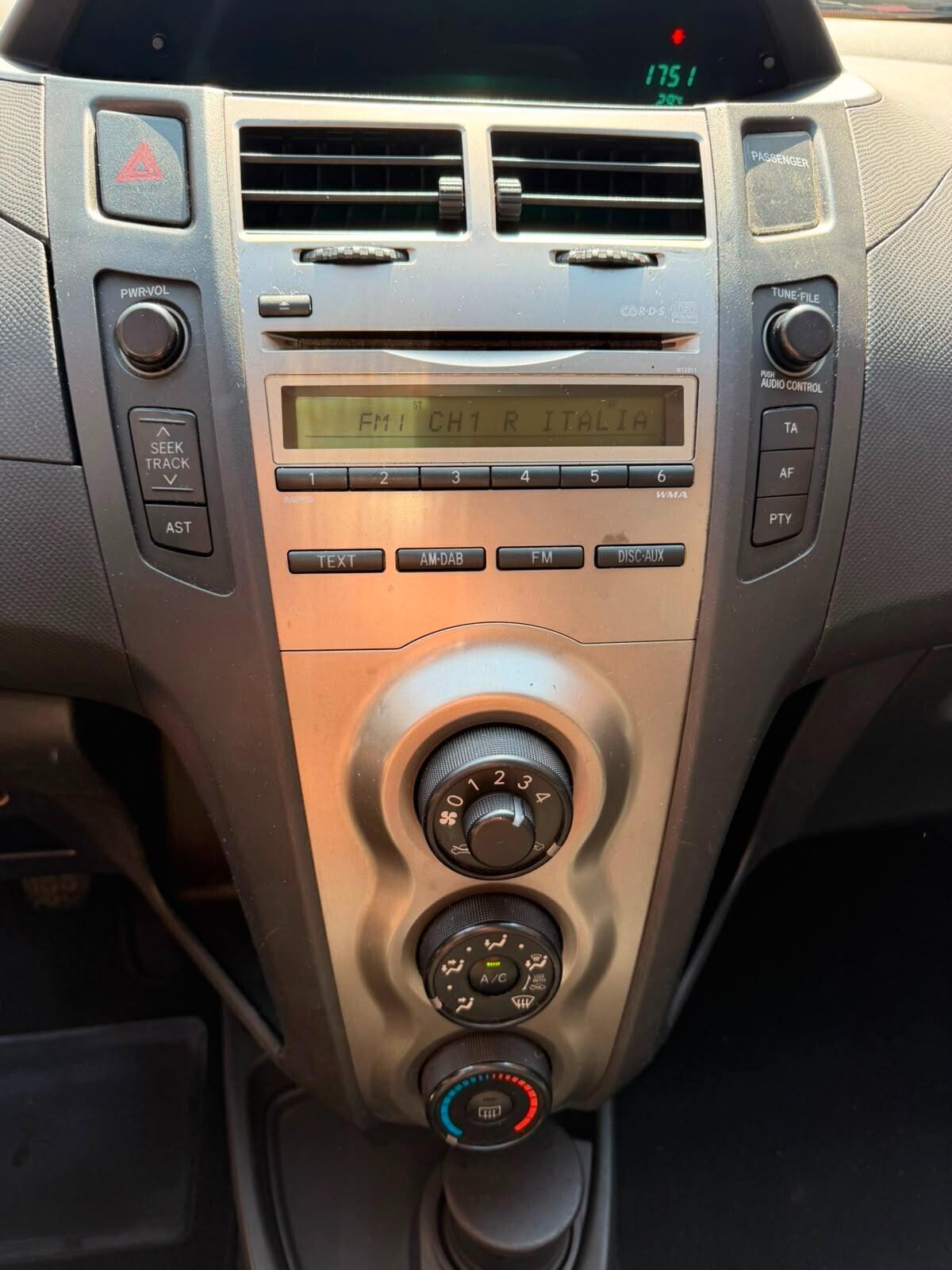 Toyota Yaris 1.0 5 porte Now