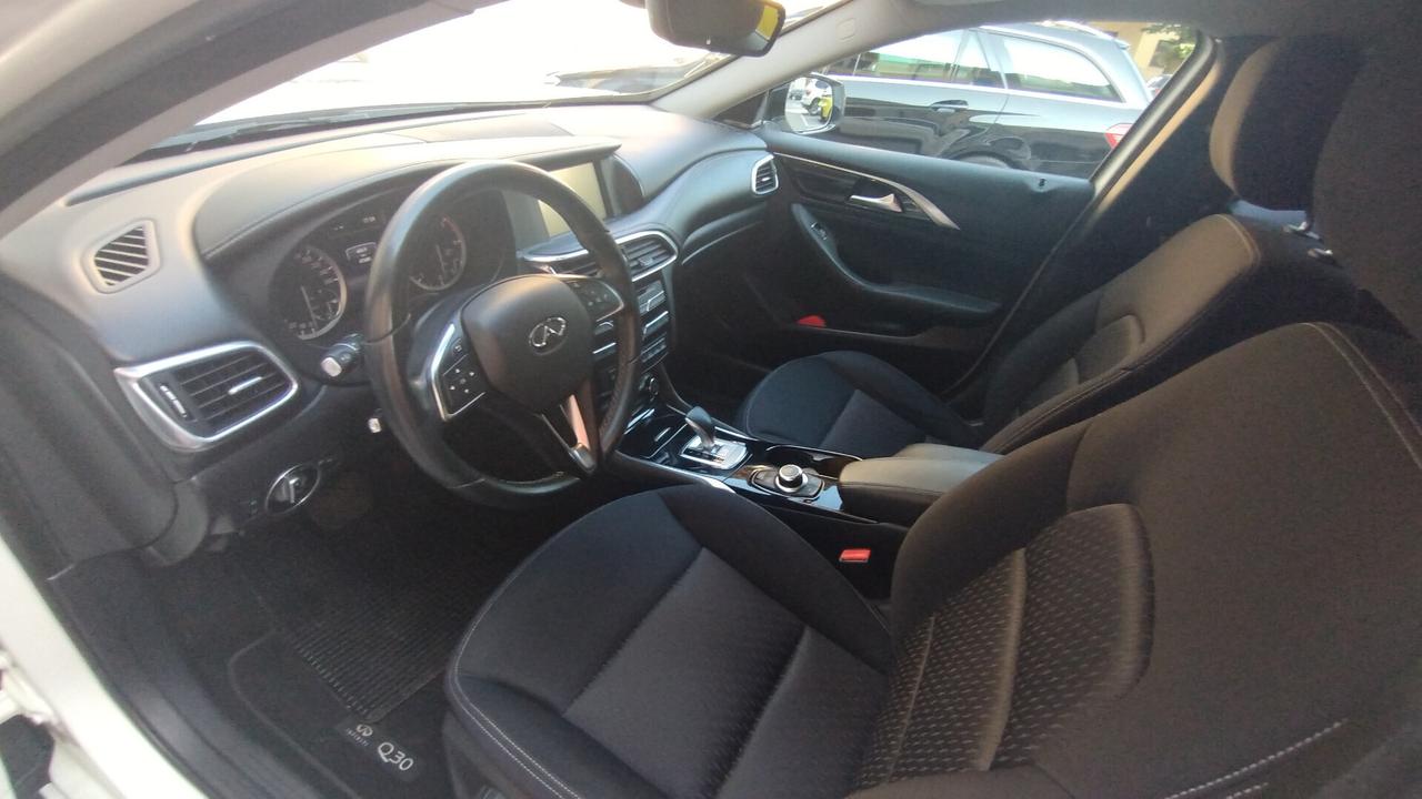 Infiniti Q30 1.5 diesel Premium