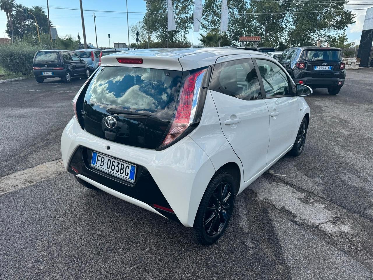 Toyota Aygo 1.0 VVT-I 69CV 5P NEOPATENT 2015