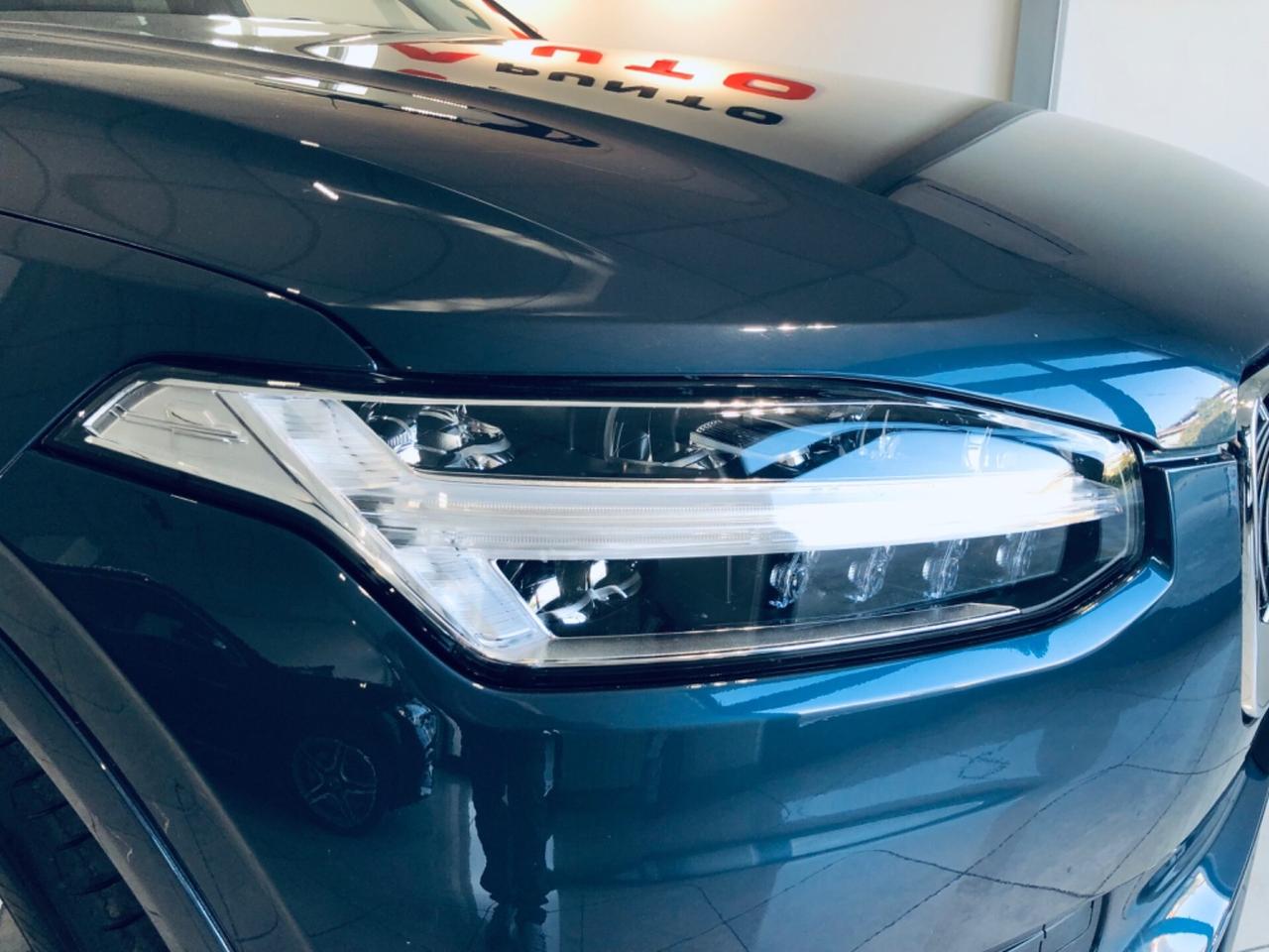 Volvo XC 90 B5 (d) AWD Geartronic Momentum 7 POSTI