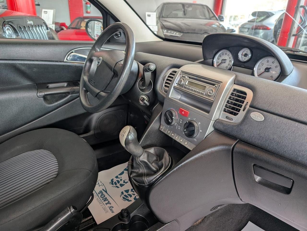 Lancia Ypsilon 1.3 MJT 75 CV