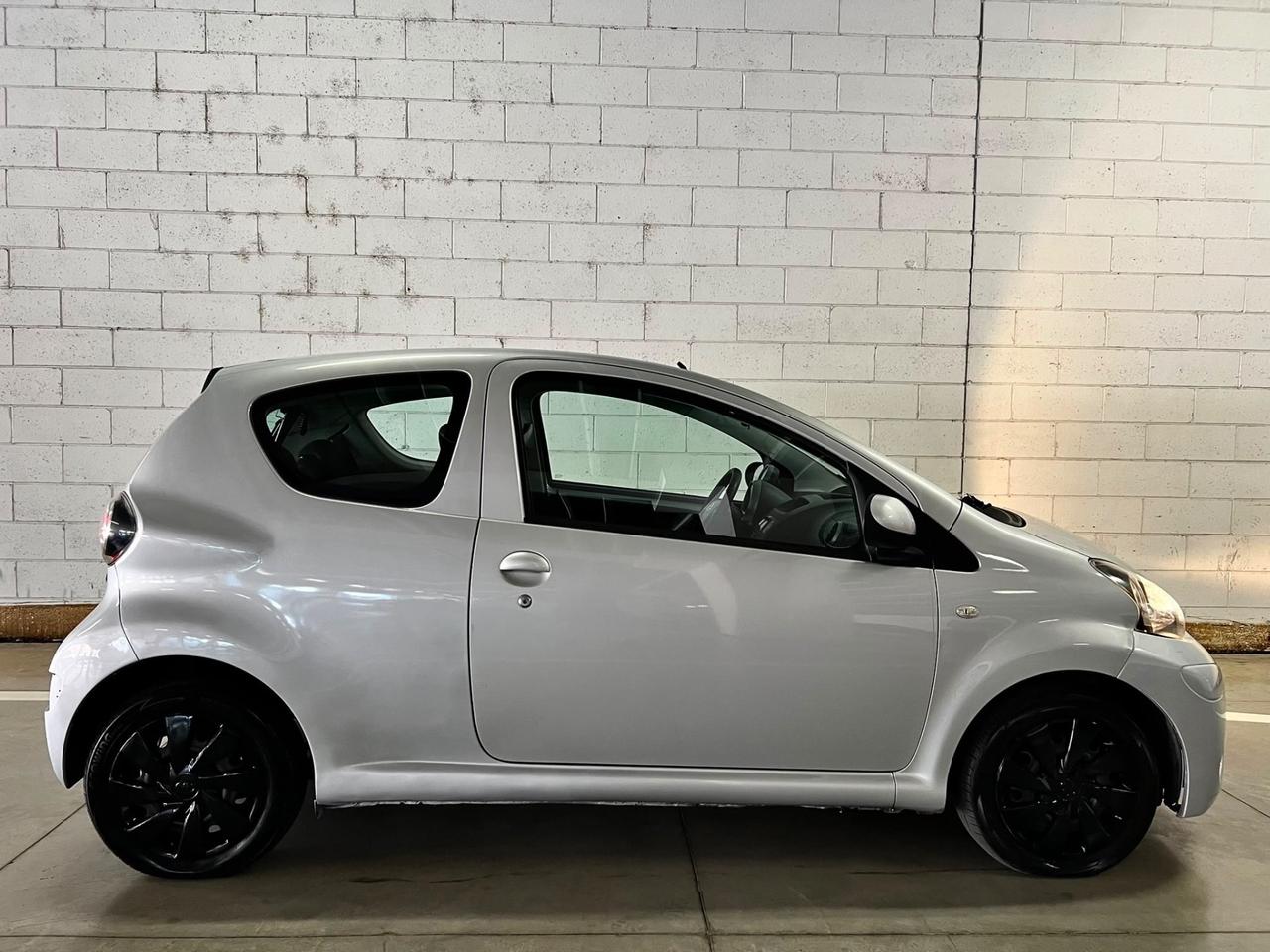 Toyota Aygo 1.0 12V VVT-i 3 porte Lounge Connect MMT
