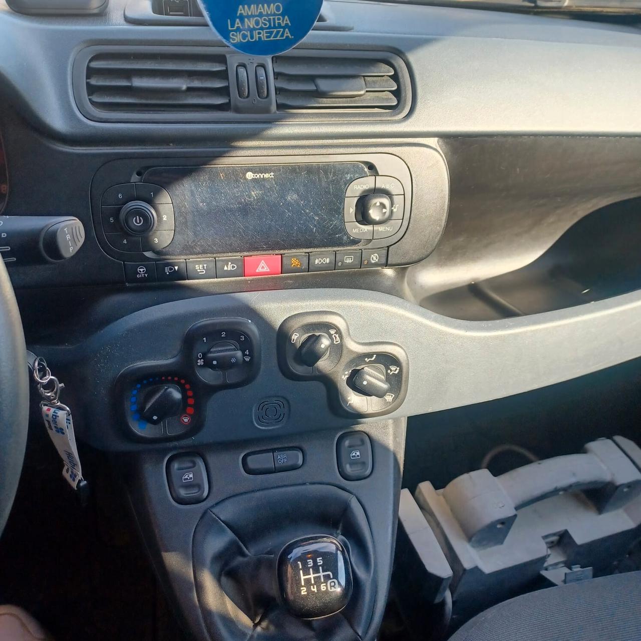 35188KM FIAT PANDA VAN 1.0 HYBRID IVA ESPOSTA
