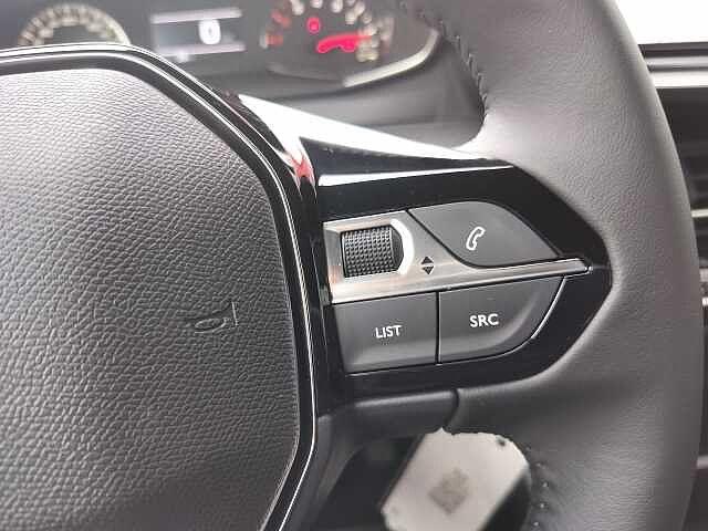 Peugeot 2008 PureTech 100 S&S Active ** KM Ø **