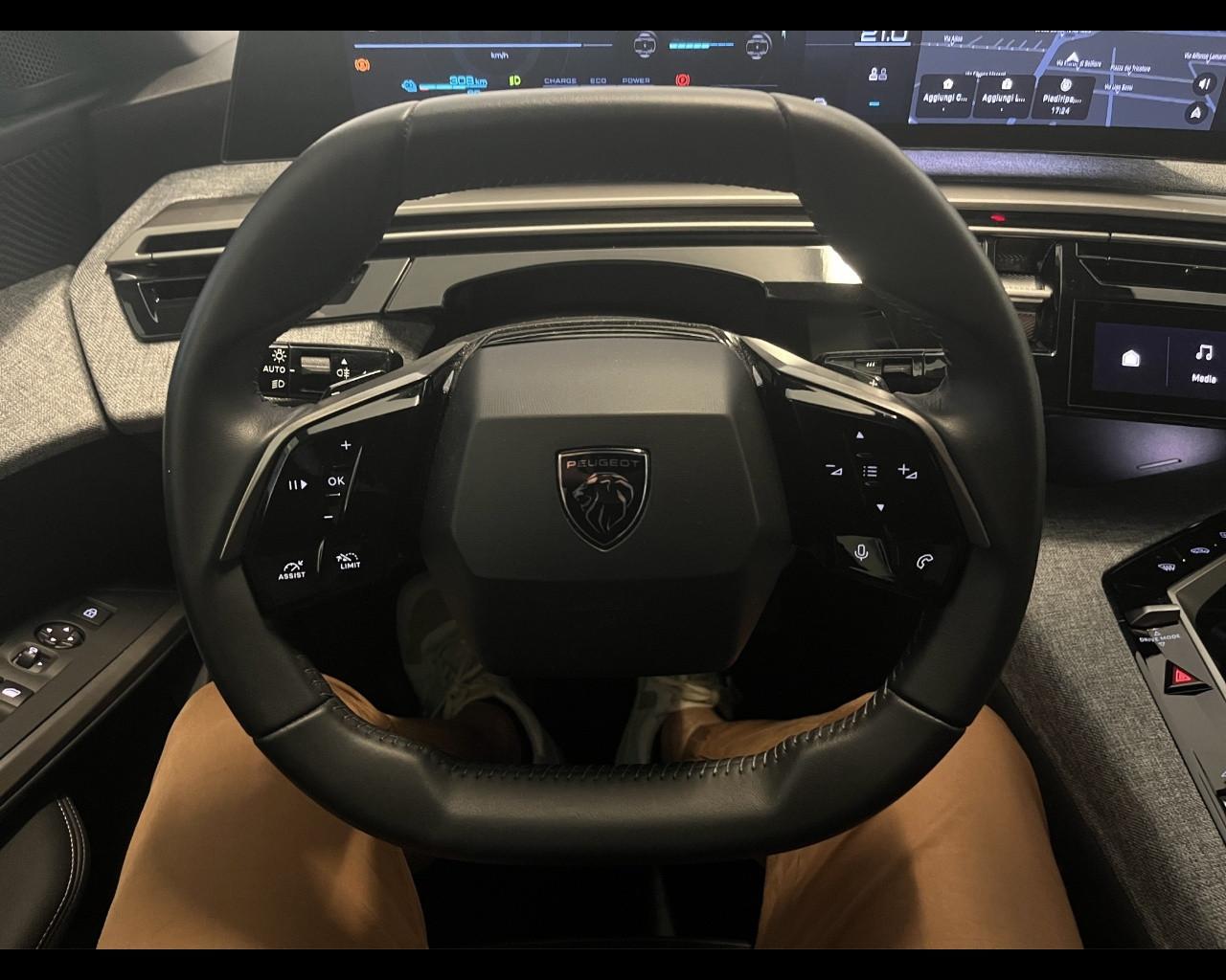 PEUGEOT Nuovo E-3008 ALLURE - Motore Elettrico 210CV (157k