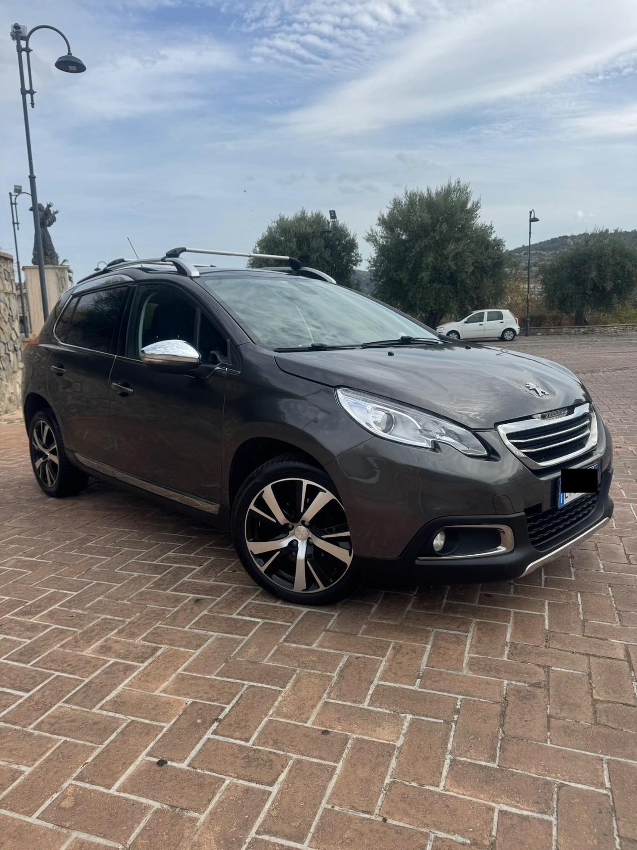 Peugeot 2008 1.6 e-HDi 92Cv *ALLURE* 2015