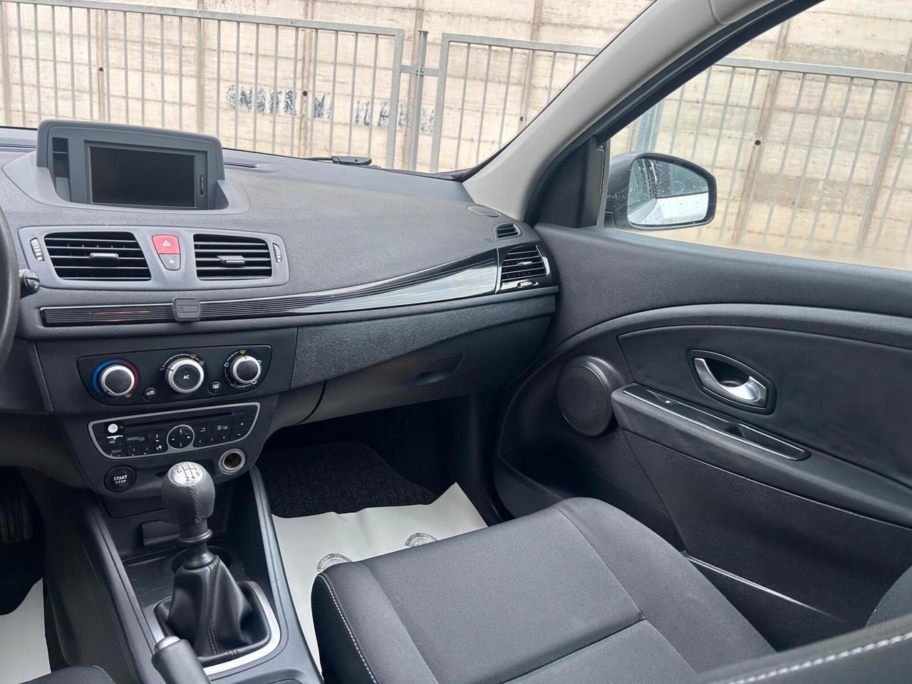 Renault Megane Mégane 1.5 dCi 110CV EDC Attractive