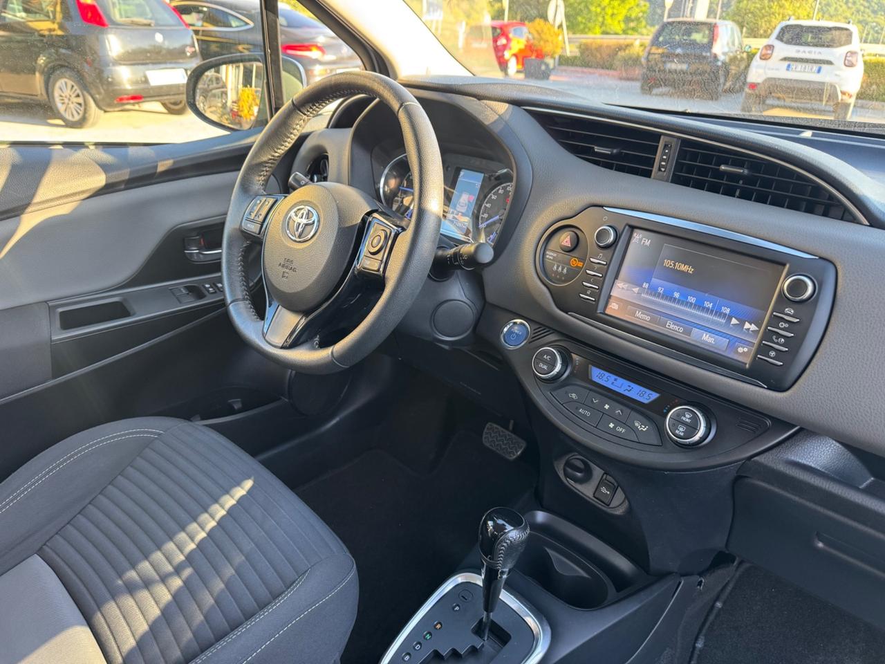 Toyota Yaris 1.5 HYBRID 5P.