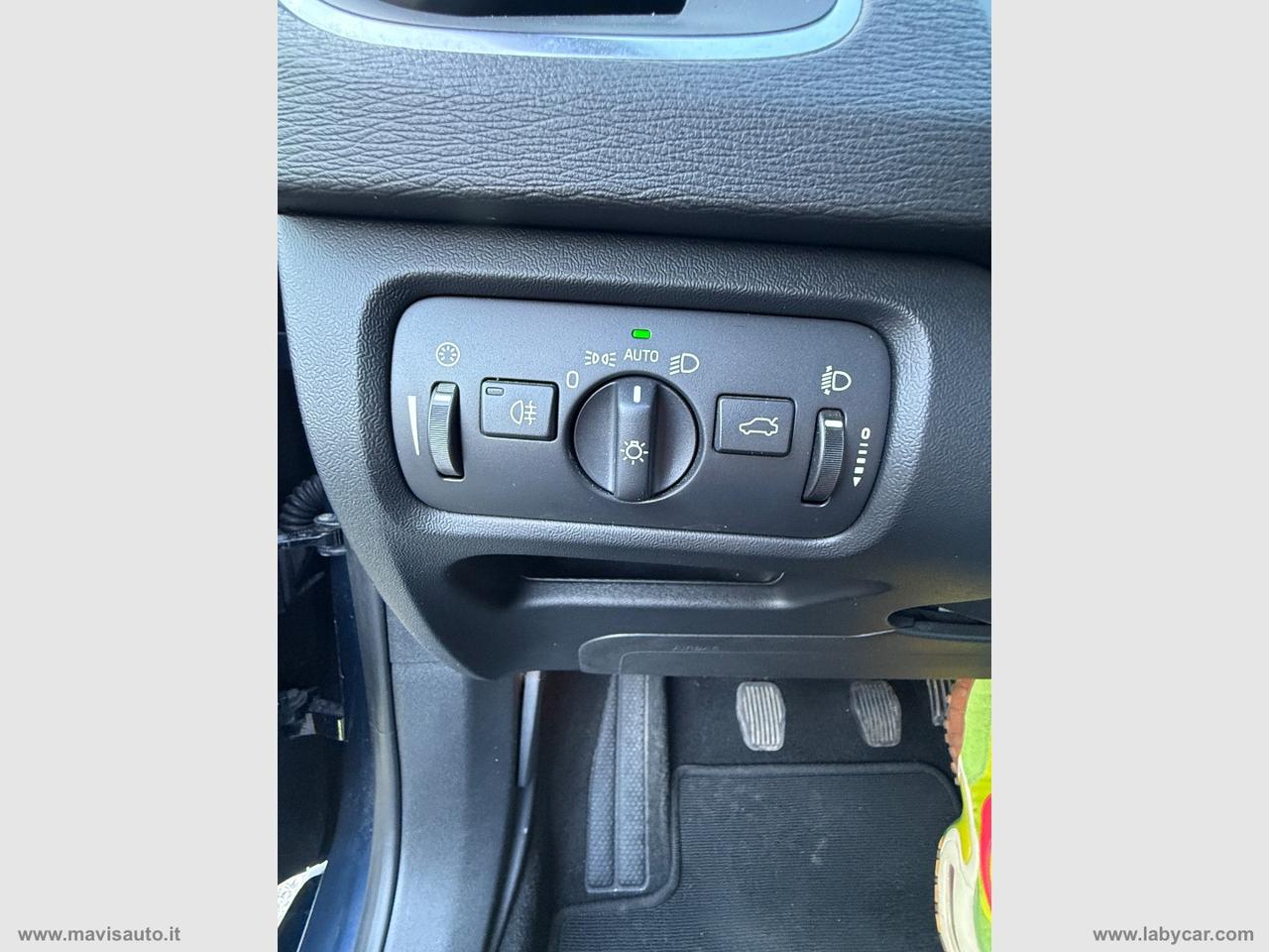 VOLVO V40 D2 1.6 Momentum