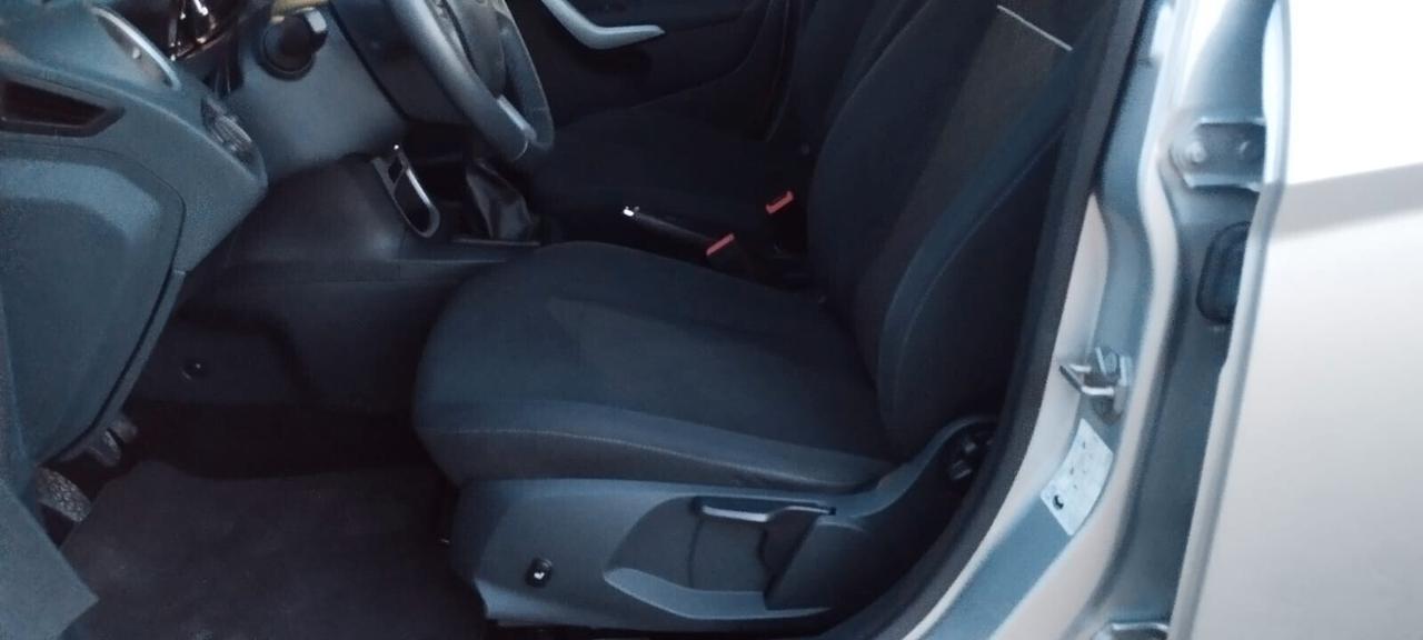 Ford Fiesta 1.2 16V 82CV 5p. Titanium Bs.