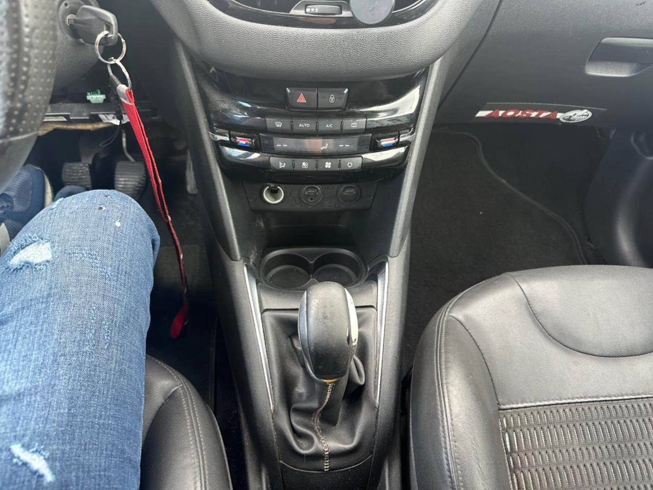 Peugeot 208 1.6 e-HDi 92 CV Stop&Start 3 porte XY