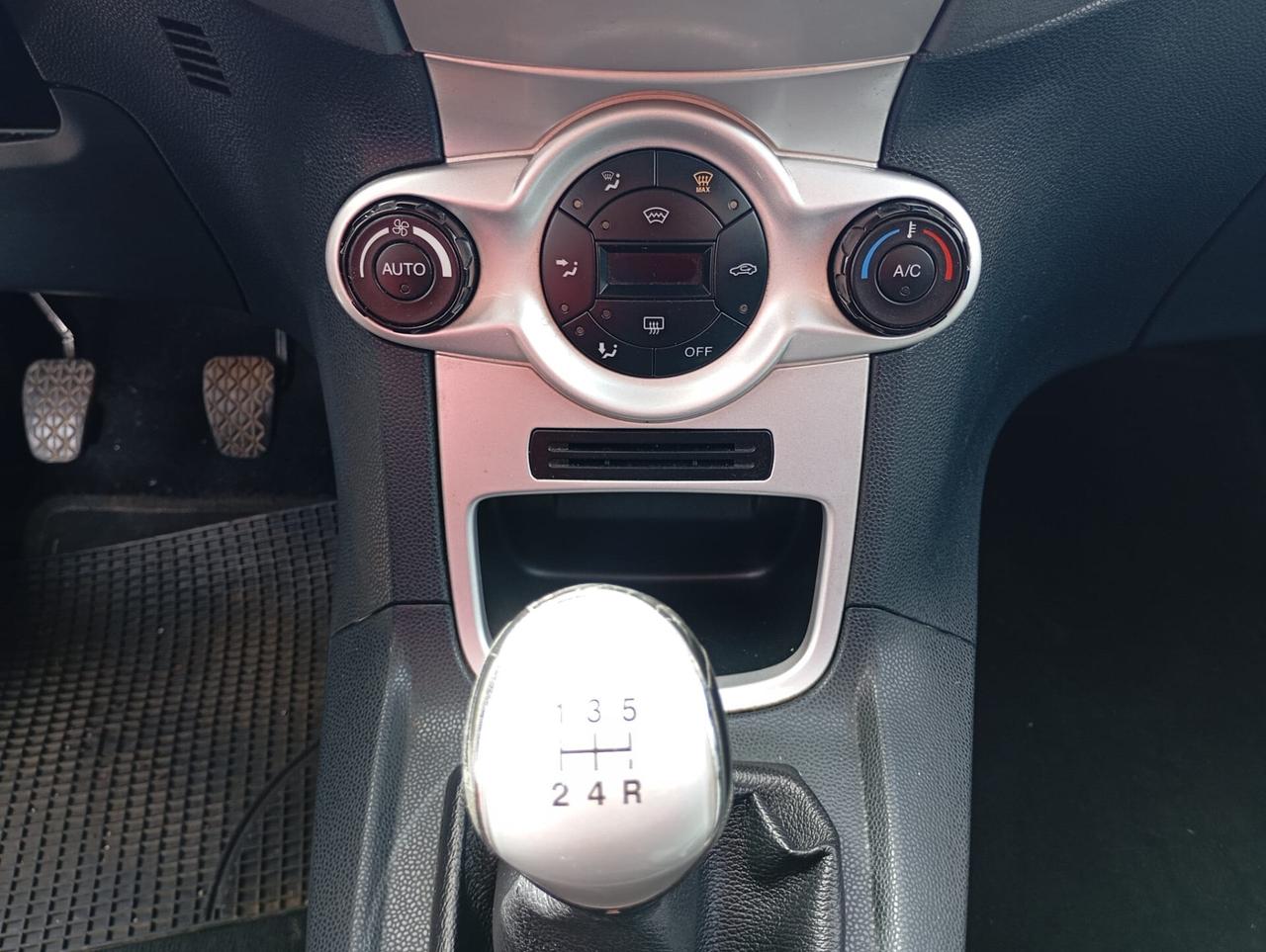 Ford Fiesta 1.4 TDCi 5p. Titanium