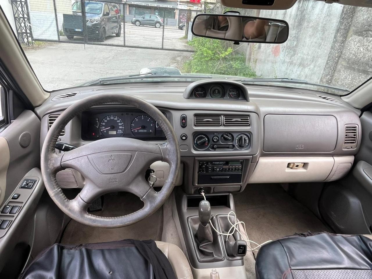 Mitsubishi Pajero Sport 2.5 TDI GLS