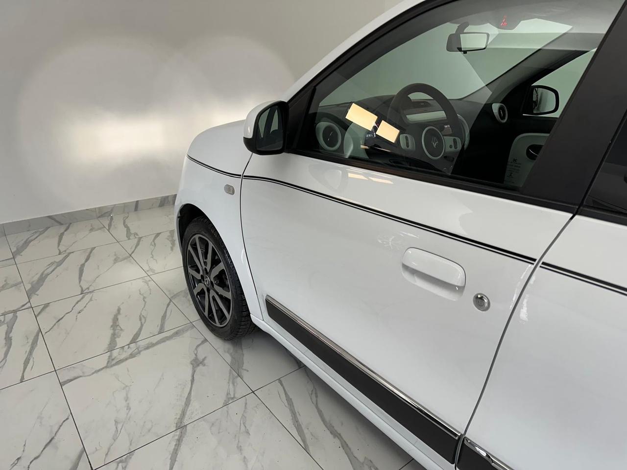 RENAULT TWINGO 90 CV AUTOMATICA/NAVI/TELECAMERA 22.000 KM