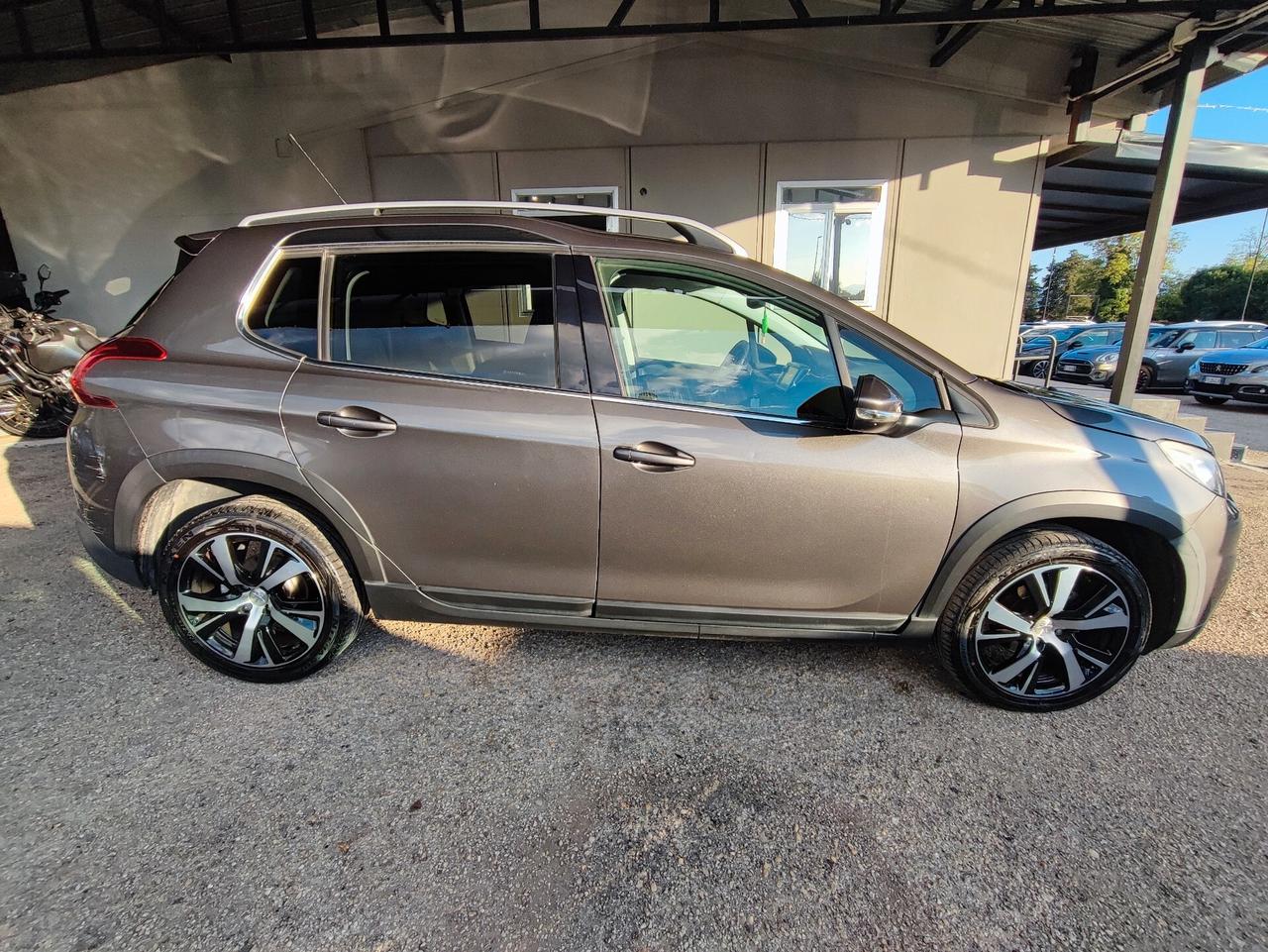 Peugeot 2008 BlueHDi 100 Black Matt