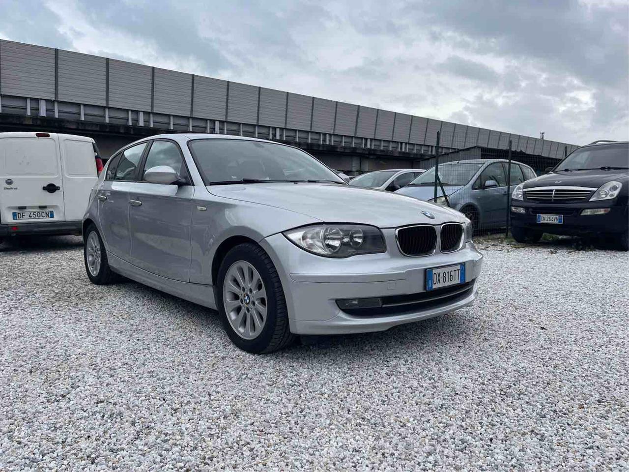 BMW 118 D - 5 PORTE - ELETTA - CAMBIO AUTOMATICO