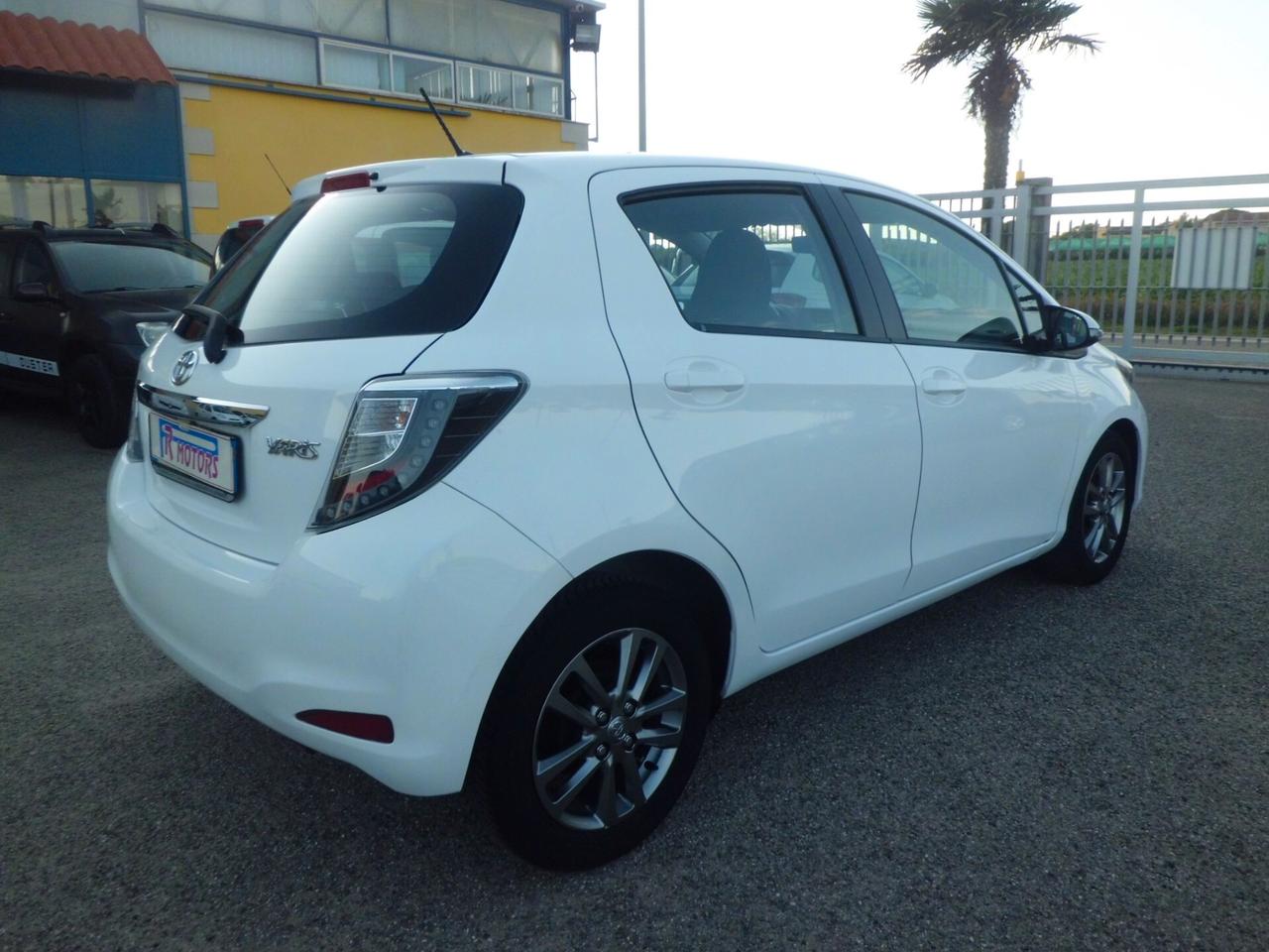 Toyota Yaris 1.4 D-4D 5 porte Lounge DISPONIBILITA' DI 1 PEZZO IBRIDO BENZINA AUTOMATICO FULL OPTIONAL