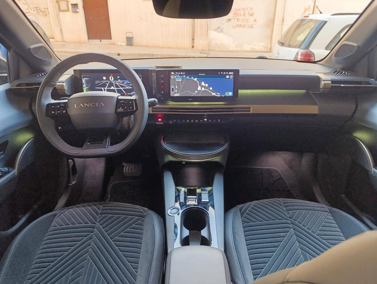 Lancia Ypsilon Hybrid e-DCT LX