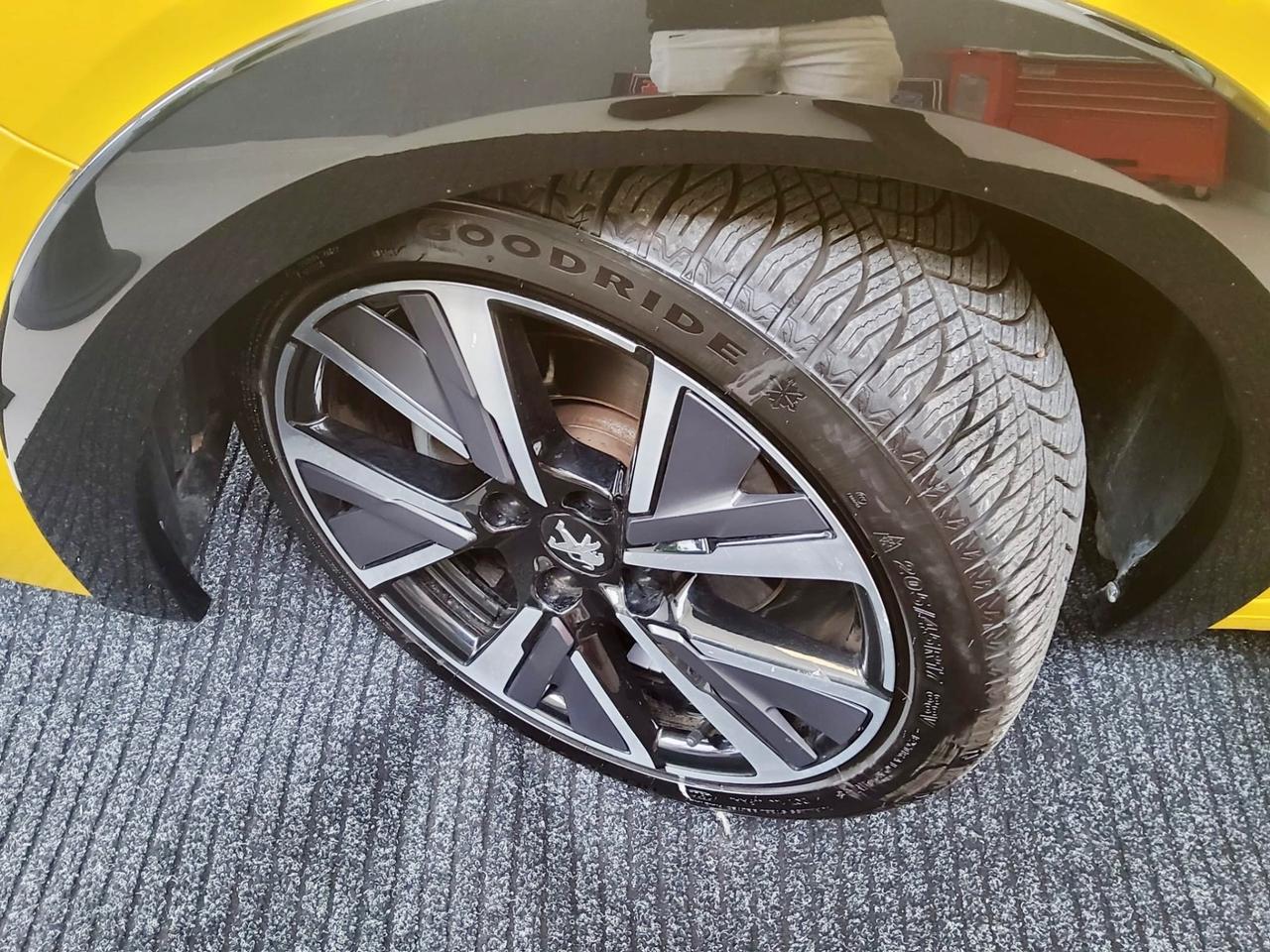 Peugeot 208 PureTech 100 Stop&Start EAT8 5 porte GT Line