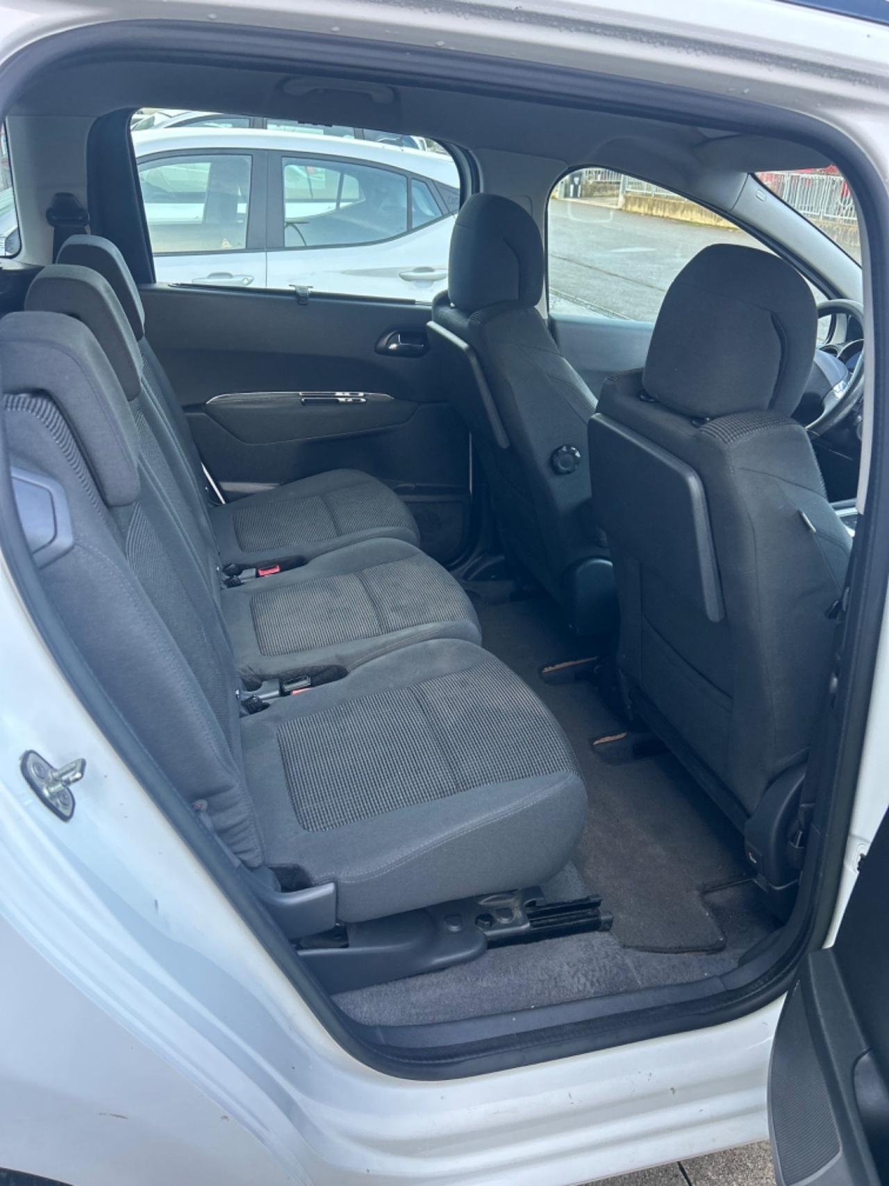 Peugeot 5008 1.6 e-HDi 115CV Stop&Start cambio aut.7POSTI