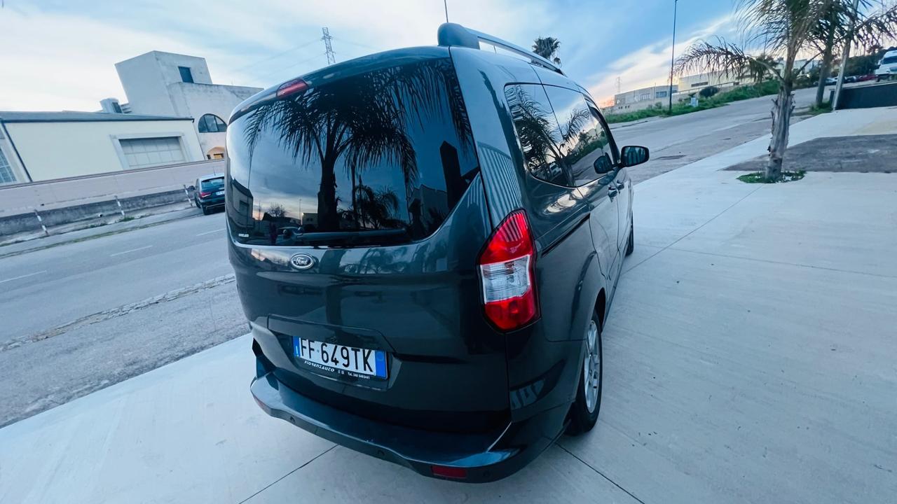 Ford Tourneo Courier 1.5 TDCI 95 CV Titanium
