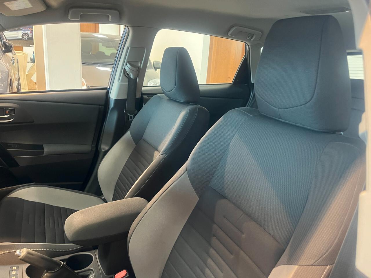 Toyota Auris 1.8 Hybrid Active